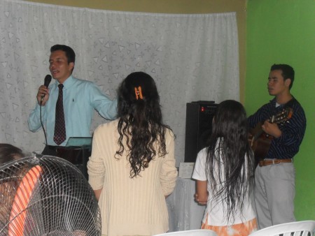 Culto de Jovenes8.JPG